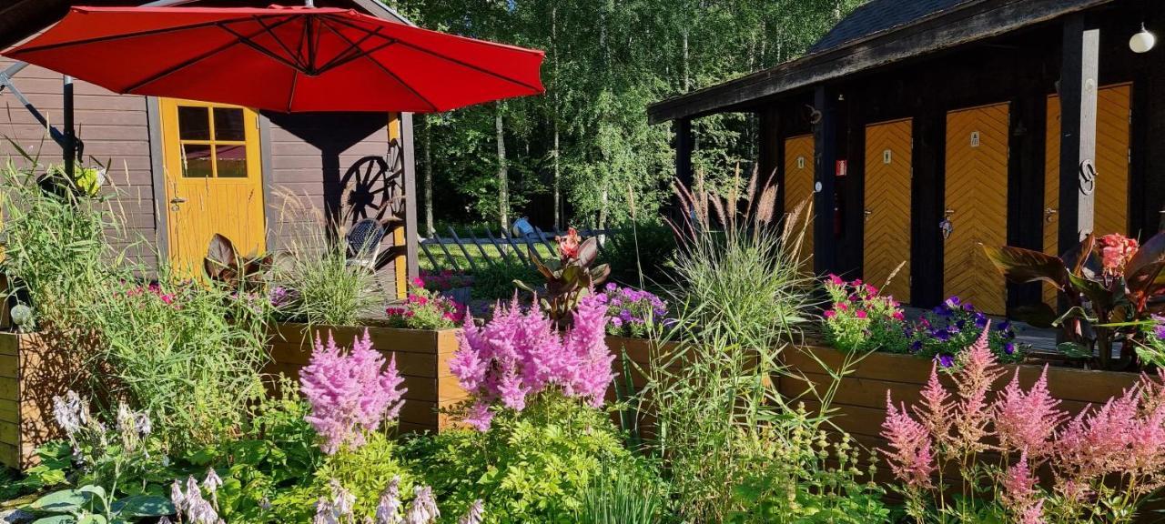 Atsikivi Puhketalu Hotel Häädemeeste Exterior foto