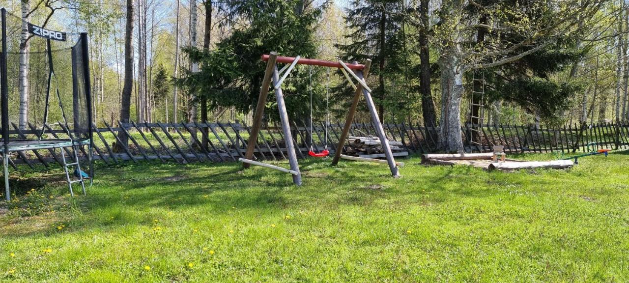 Atsikivi Puhketalu Hotel Häädemeeste Exterior foto